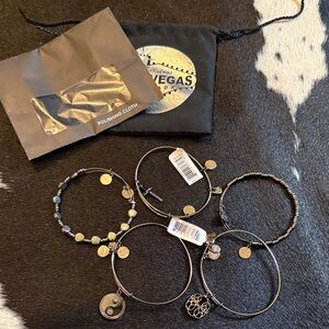 Alex & Ani 5 bracelets NWT gunmetal